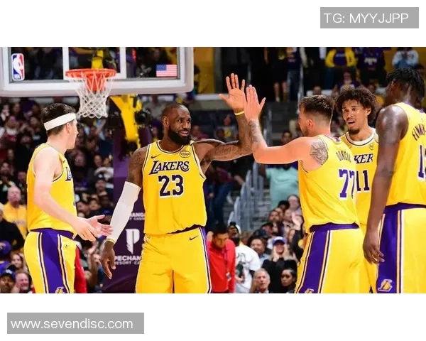 2014年快船与湖人对决回顾:洛杉矶篮球的巅峰对抗与激情时刻